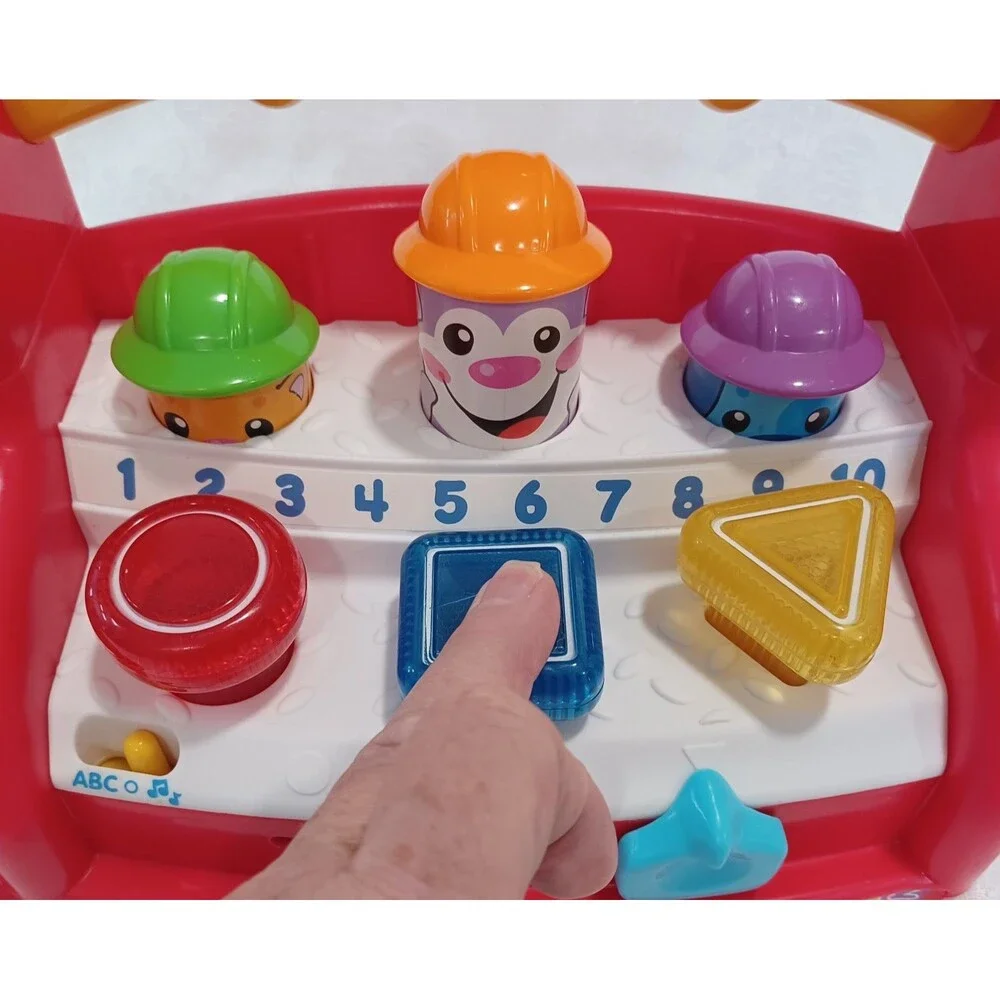 FISHER PRICE LAUGH & LEARN TOOL BENCH - VINTAGE 2004 - NO HAMMER - WORK